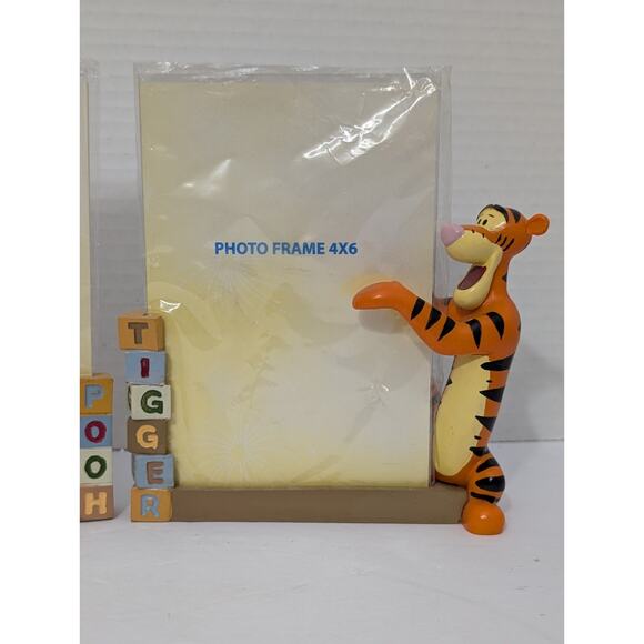 Disney Winnie the Pooh and Tigger 3D Sculpted Resin Picture Frame Pair Set 4x6 - Picture 2 of 7